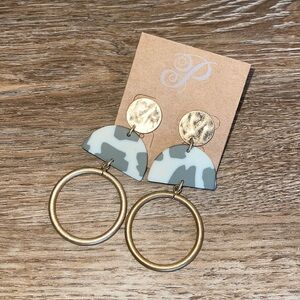NWT B.O. Flurry Earrings White and Gray Clay with Gold